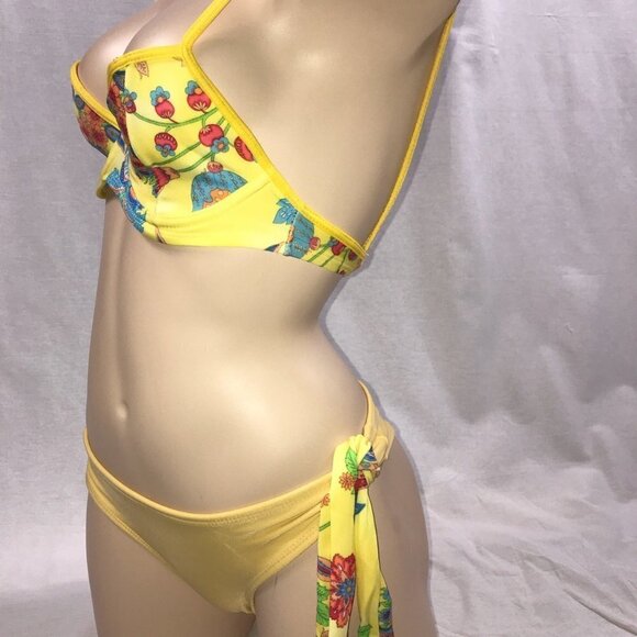 Recco Size Large Brazilian Bright Yellow Underwire Bikini Top. New With Tags - Picture 2 of 4